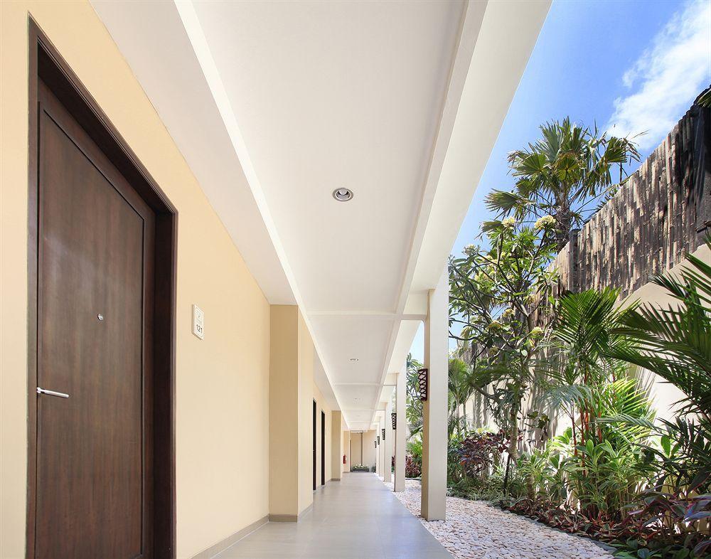 D'Penjor Seminyak Hotel Exterior photo