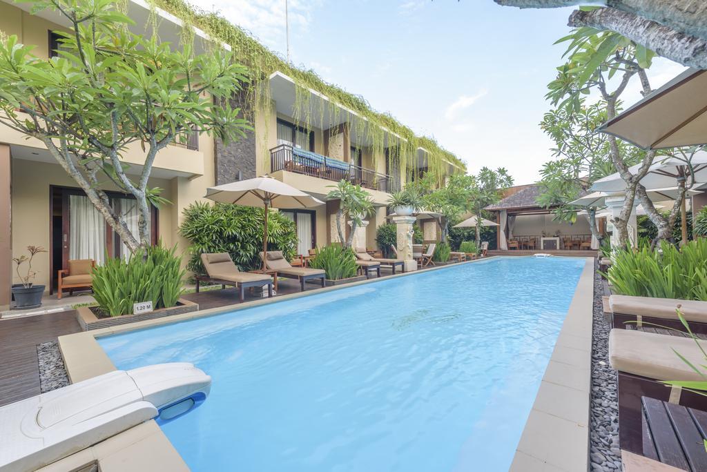 D'Penjor Seminyak Hotel Exterior photo