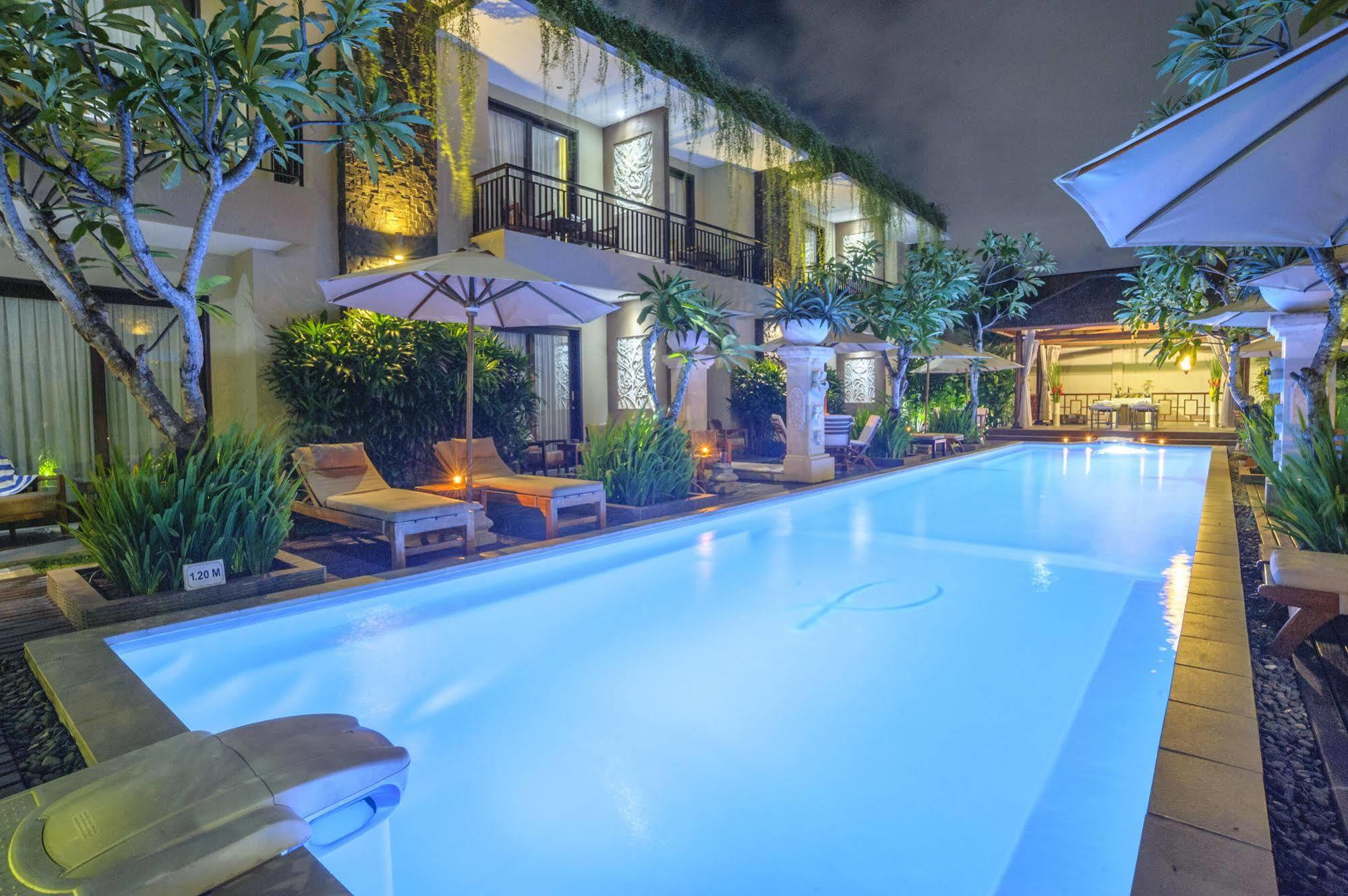 D'Penjor Seminyak Hotel Exterior photo